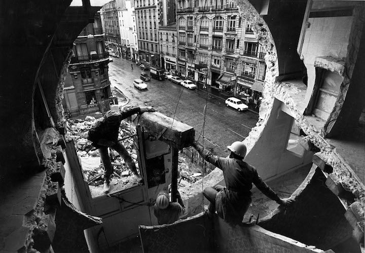 Gordon Matta-Clark and Gerry Hovagimyan working on Conical Intersect, 1975. Photo: Harry Gruyaert © 2017 Estate of Gordon Matta-Clark / Artists Rights Society (ARS), New York and David Zwirner, New York