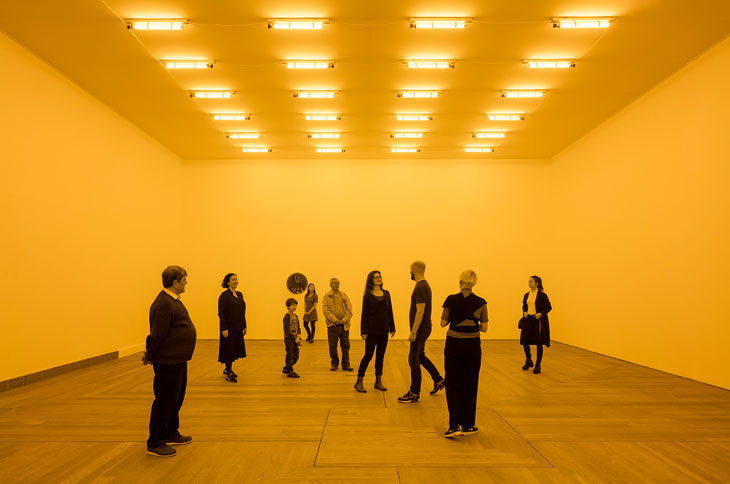 Room for one colour (1997), Olafur Eliasson. Installation view at Moderna Museet, Stockholm, 2015. Courtesy of the artist; Tanya Bonakdar Gallery, New York; neugerriemschneider, Berlin. © Olafur Eliasson. Photo: Anders Sune Berg