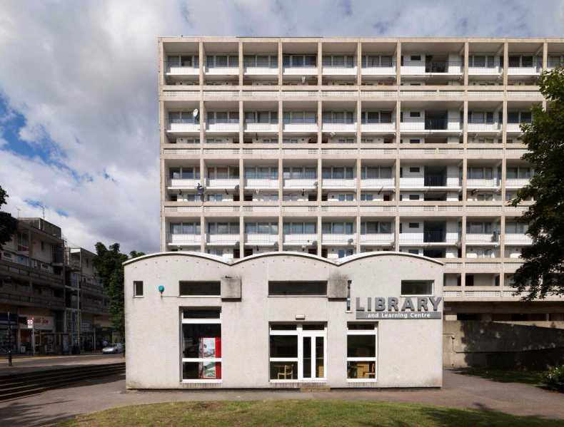 Allbrook House and the library, with maisonette blocks over shops to the left. Every building in this photo is proposed for demolition, Photo: James O. Davis/Historic England