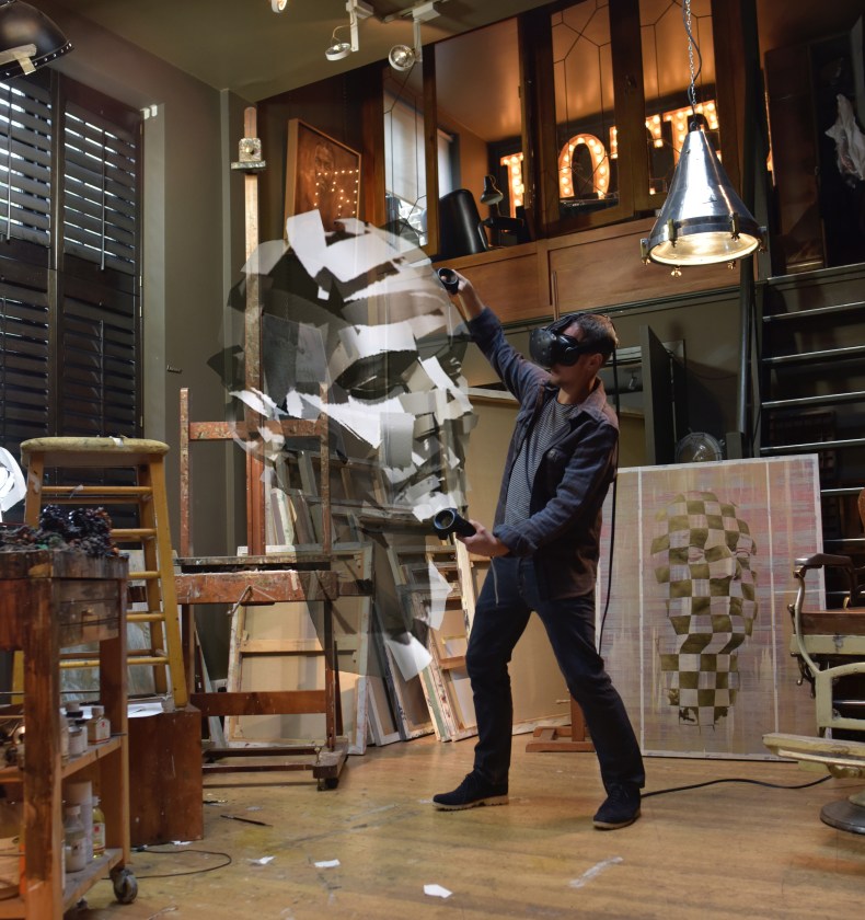 Jonathan Yeo manipulating his VR sculpture.