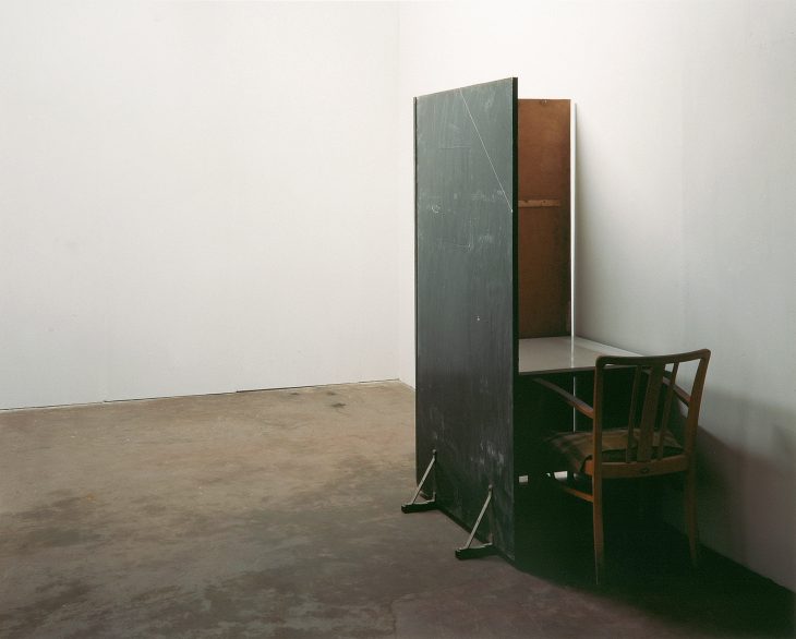 riptychon (Stuhl, Tisch und Stellwand), Ricarda Roggan