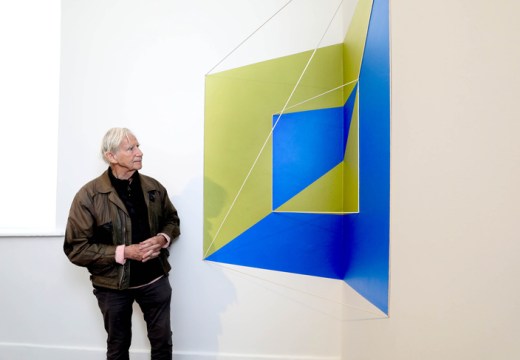 Brian O’Doherty with ’Rope Drawing #128: Flipped Corner (Green/Blue)’ (2017) at IMMA, Dublin, 2018.