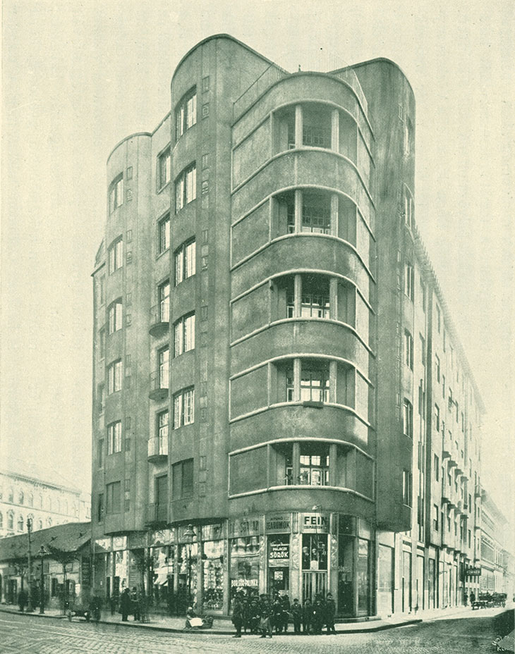 Lajta’s apartment block on Népszínház Street, Budapest, constructed in 1911 (photo: 1913).