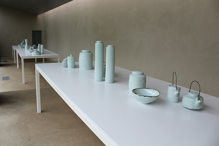 Installation view of ‘Edmund de Waal: Early work – vessels from the Rosenheimer Collection’ at the New Art Centre, Roche Court, Wiltshire, 2018.