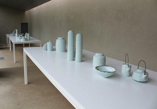 Installation view of ‘Edmund de Waal: Early work – vessels from the Rosenheimer Collection’ at the New Art Centre, Roche Court, Wiltshire, 2018.