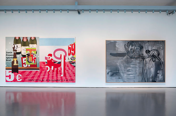 Installation view of (left to right) I 33 (2013) and Titankatze mit Versuchstier (1999), in ‘Albert Oehlen: Cows by the Water’ at the Palazzo Grassi, Venice, 2018.