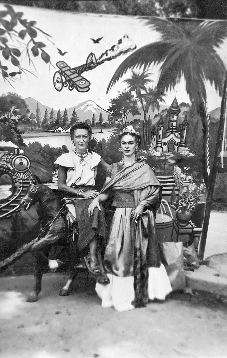 Jacqueline Lamba and Frida Kahlo in Pátzcuaro,