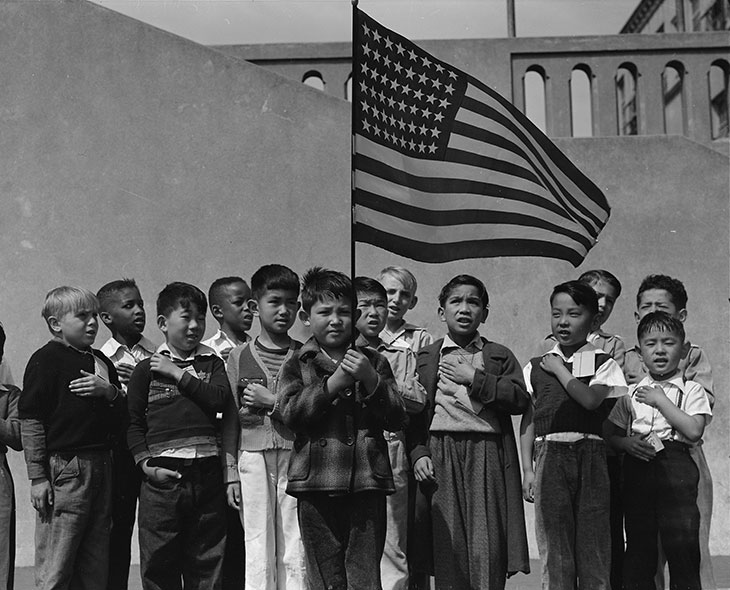 San Francisco, California. Flag of allegiance pledge (1942), Dorothea Lange.