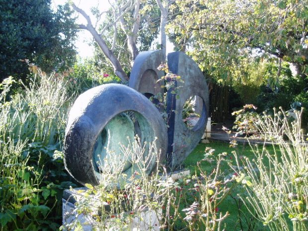 Barbara Hepworth's garden at Trewyn, St Ives, photo: Wikimedia Commons