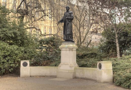 The statue of Emmeline Pankhurst in Victoria Tower Gardens, designed by Arthur George Walker and unveiled in 1930, photo: Wikimedia Commons
