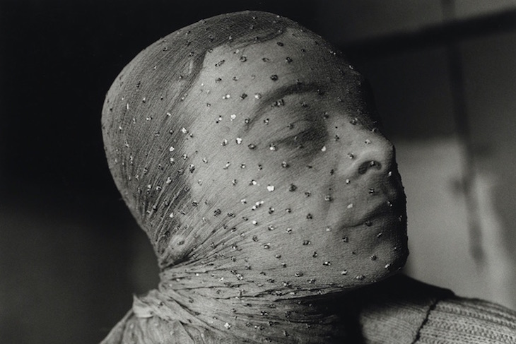 Gary Indiana Veiled (1981), Peter Hujar.