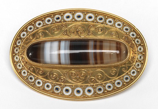 Gold and agate brooch (1865), made by the Phillips Brothers.