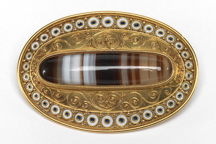Gold and agate brooch (1865), made by the Phillips Brothers.