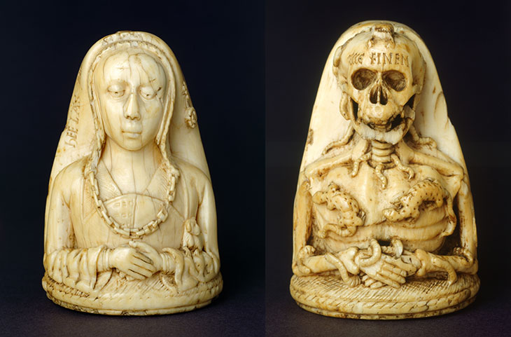 Memento Mori pendant, front and back views (1500).
