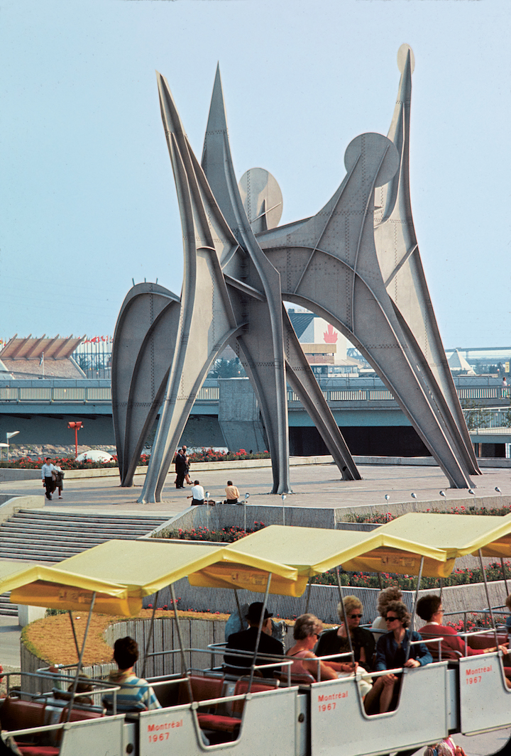 Photograph of Trois disques with Expo 67 monorail, Alexander Calder. © 2018 Calder Foundation, New York / SOCAN, Montréal