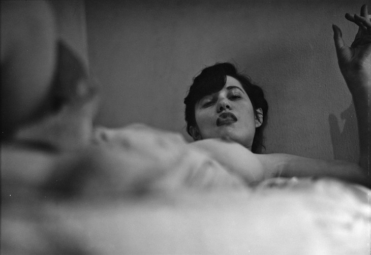 Fay smoking (nude), Leiter