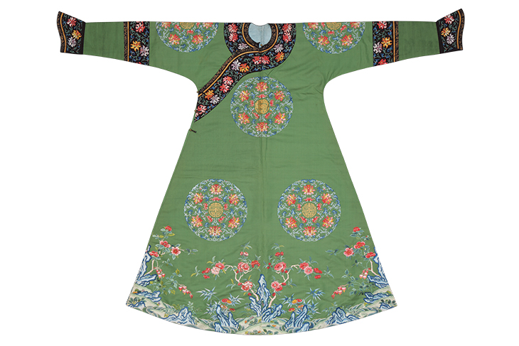 Festive robe with bats, lotuses and the character for longevity, Jiaqing period (1796–1820), Suzhou (embroidery) and Imperial Workshop Beijing (tailoring).