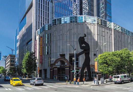 Seattle Art Museum, with Hammering Man (1991) by Jonathan Borofsky at its entrance.