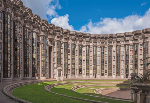 The ‘theatre’ building in the Espaces d’Abraxas complex in Marne-la-Vallée, near Paris, designed by Ricardo Bofill and constructed in 1978–83.