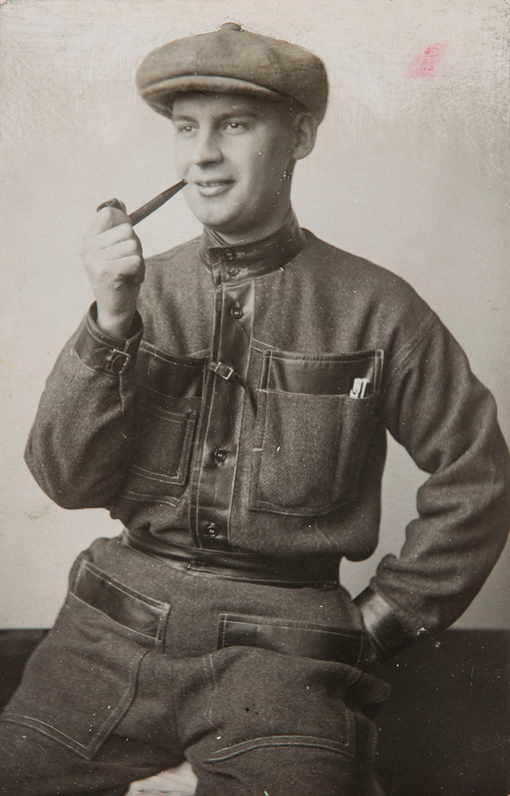 Photograph of Alexander Rodchenko in a Productivist costume made by his wife Varvara Stepanova (1923), Mikhaïl Kaufman.