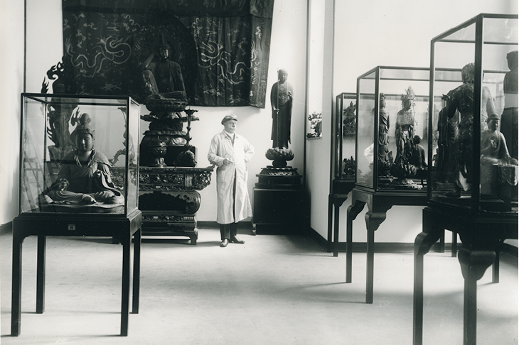 Adolf Fischer at the Museum of East Asian Art, Cologne, c. 1913.