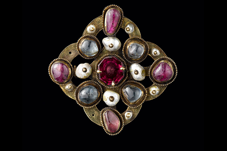 Jeweled brooch, from the Colmar Treasure (second quarter 14th century).