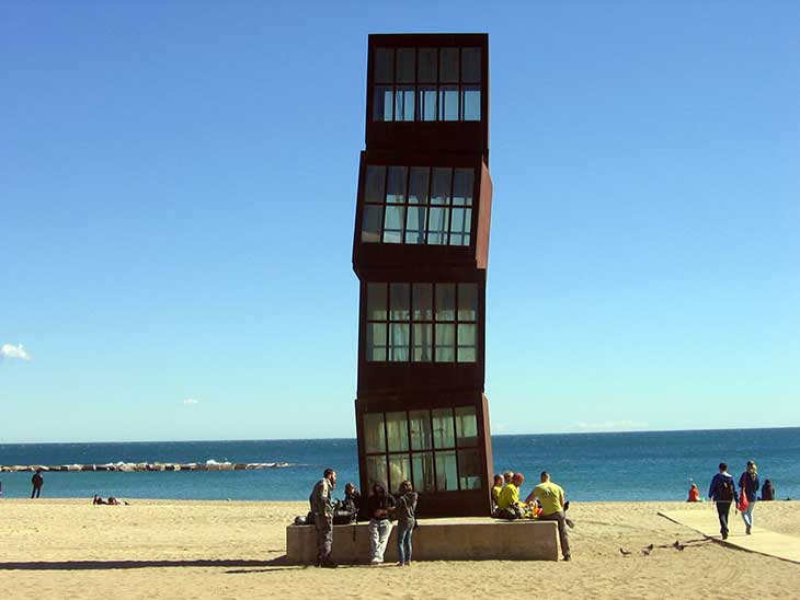 L’Estel Ferit (‘The Wounded Shooting Star’; 1992), Rebecca Horn. Installation view, Playa de la Barceloneta, 2015.