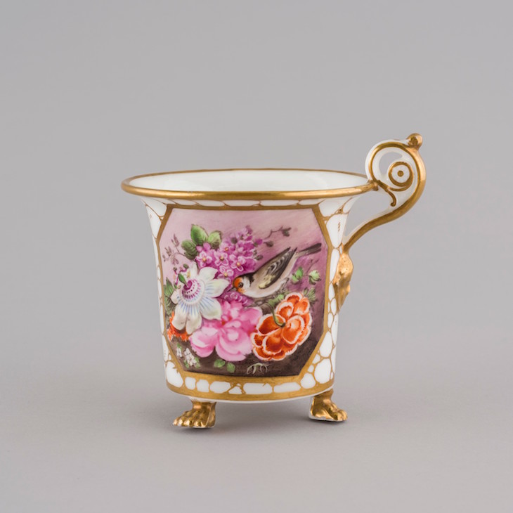 Cabinet cup (c. 1819–23), decorated by Thomas Pardoe.