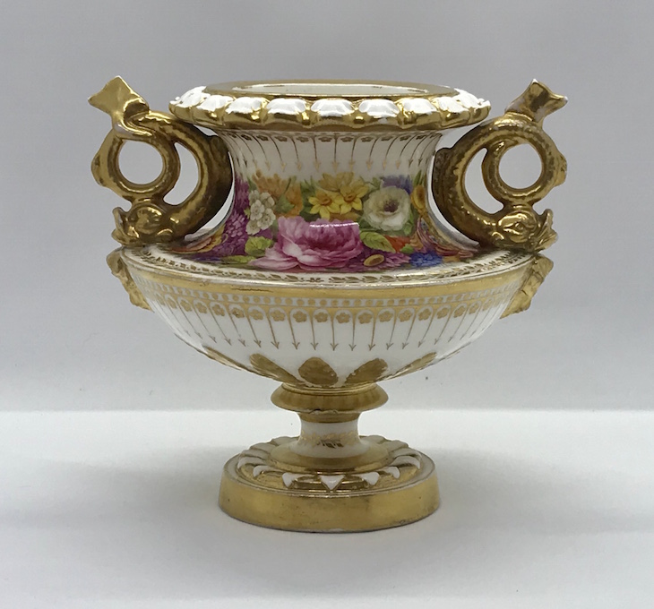 Vase (1817–22), Nantgarw China Works, decorated in London. 