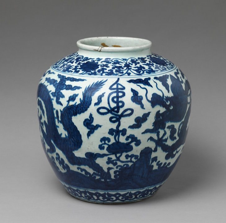 Jar with dragon and stylized character for longevity (16th century), China.