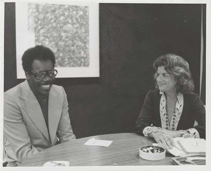 Sam Gilliam and Darthea Speyer in 1976. Archives of American Art, Smithsonian Institution.