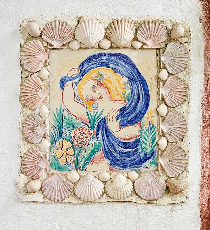 Tile panel with mermaid decorating the porch at Quinta da Lameirinha, Affonso’s home in Bicesse.