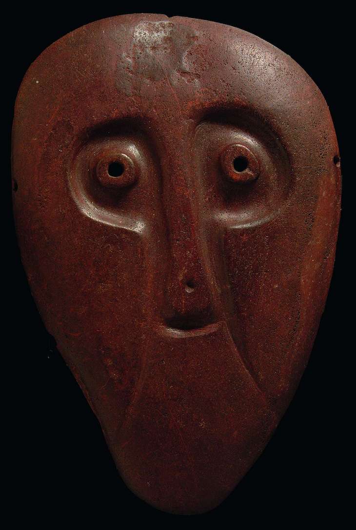 Pre-Columbian stone mask (n.d.), Suriname. 