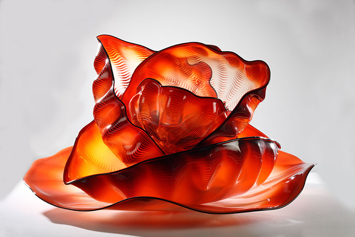 Vermilion Persian Set with Black Lip Wraps (1989), Dale Chihuly. Glasmuseet Ebeltoft