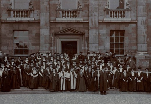 Photograph from 1904/06 of ‘Steamboat ladies’ – women students from Cambridge who were awarded degrees by Trinity College Dublin in the 1900s. Girton College, Cambridge