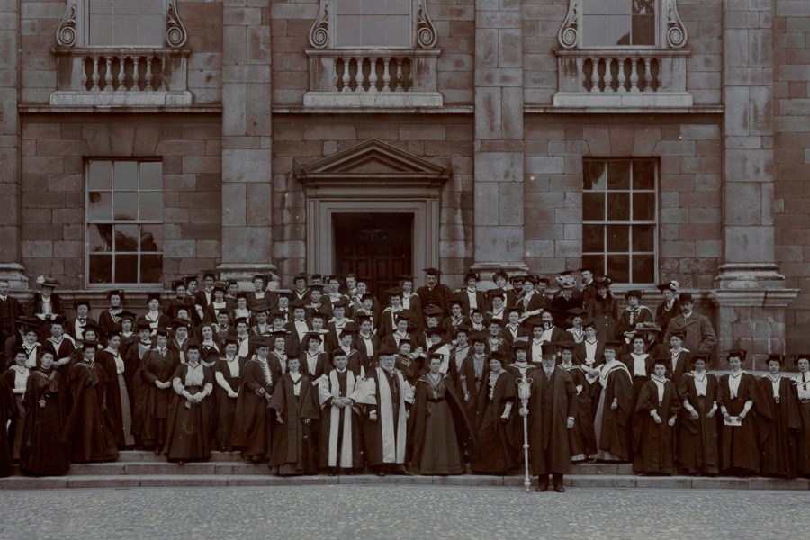 Photograph from 1904/06 of ‘Steamboat ladies’ – women students from Cambridge who were awarded degrees by Trinity College Dublin in the 1900s. Girton College, Cambridge