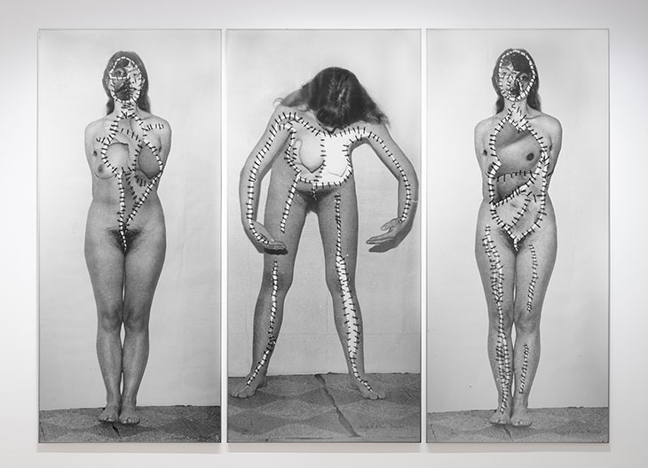Körper - Eingriffe (schwanger) (‘Body intervention (pregnant)’; 1977/78), Annegret Soltau.