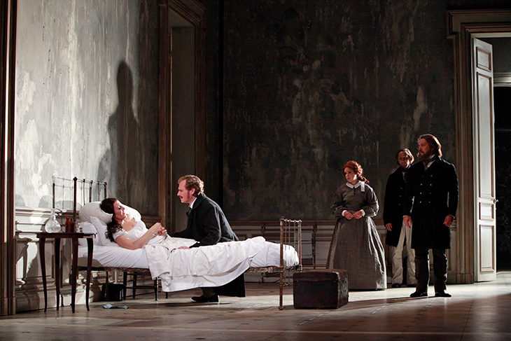A scene from Jonathan Miller's La Traviata at Glimmerglass Opera in New York, 2009, with set design by Isabella Bywater. Photo: Richard Termine