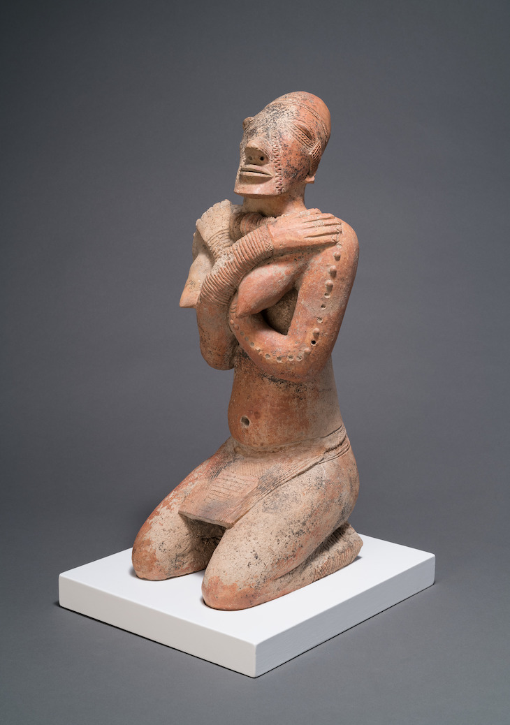 Kneeling Female Figure with Crossed Arms (12–14th century), Middle Niger civilisation, Mali.