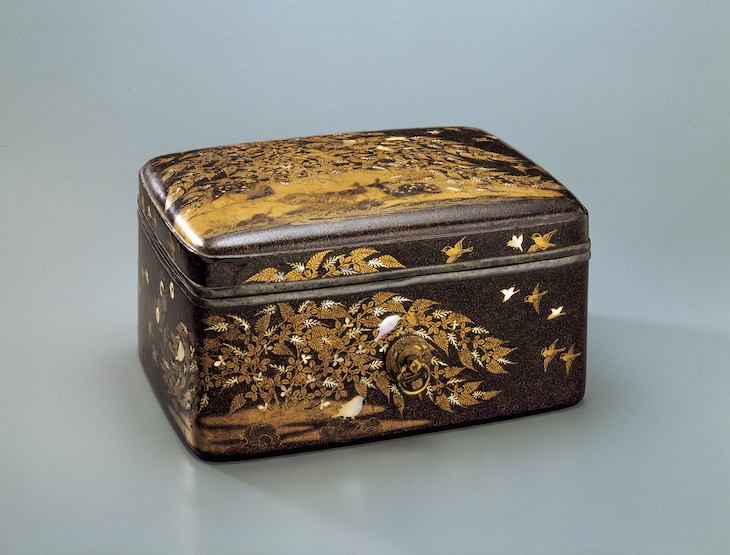Cosmetic box with deer in autumn field (13th century), Shimane, Japan.