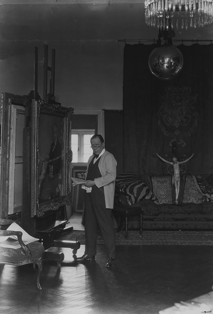 William Orpen in his studio (photographed in 1927 by Howard Coster). National Portrait Gallery, London
