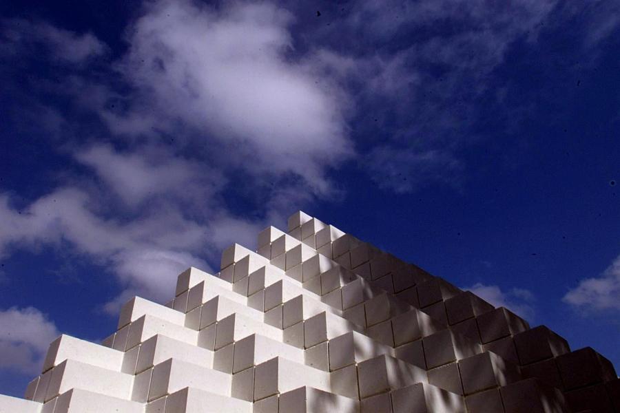 Sol LeWitt’s Four-Sided Pyramid in the National Gallery of Art’s sculpture garden, photographed in 1999.
