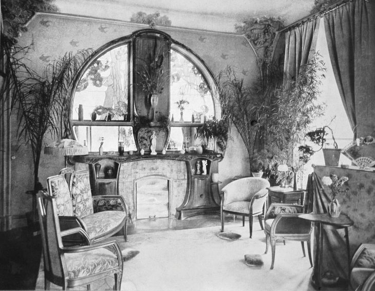 Photograph of the sitting room in the Villa Majorelle, published in 'Art et Décoration' in 1902. Courtesy musée de l’École de Nancy