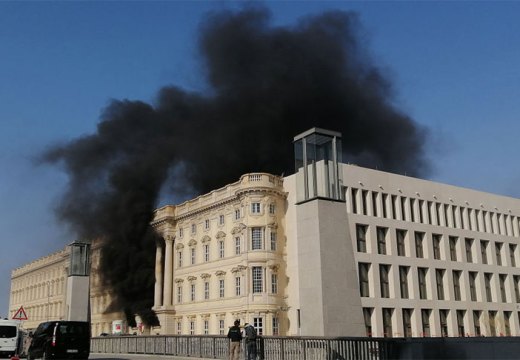 Smoke at the site of the Humboldt Forum construction site on the morning of 8 April 2020
