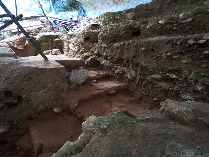 Excavation of Abri du Maras.