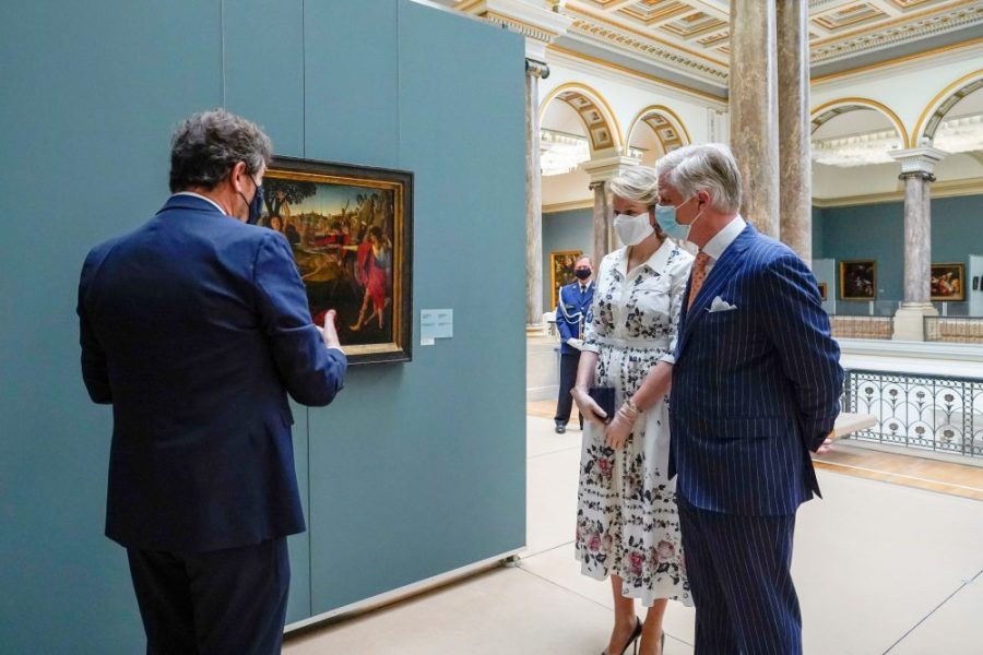 Queen Mathilde of Belgium and King Philippe of Belgium visi the permanent collection of the Old Masters Museum, part of the Royal Museums of Fine Arts of Belgium, on May 19, 2020 in Brussels, as the country eases lockdown measures taken to curb the spread of the Covid-19 pandemic. Photo: Daina Le Lardic/Belga/AFP via Getty Images