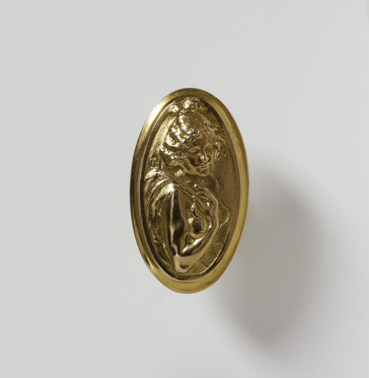 Door handle (c. 1900), designed by Alexandre-Louis-Marie Charpentier; manufactured by Fontaine Frères & Vaillant, Paris. Victoria and Albert Museum, London