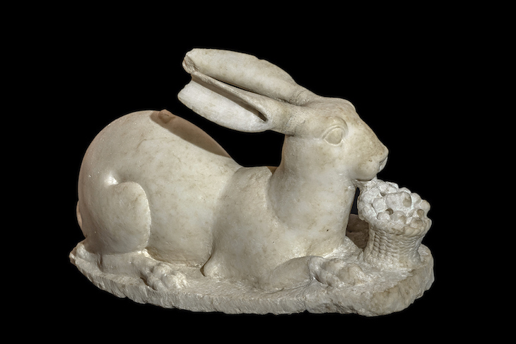 Marble statue of a rabbit.