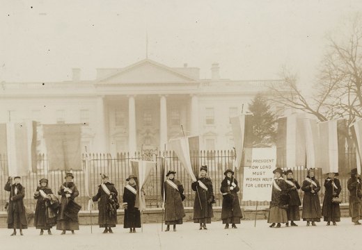 Suffragists on the picket line in front of the White House in 1917. National Woman’s Party Records, Manuscript Division, Library of Congress