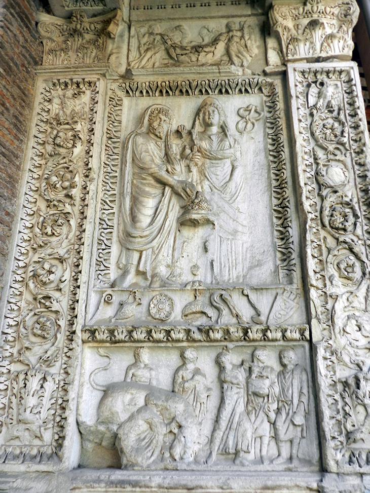 Severan relief on the Arch of the Argentarii, Rome, with the figure of Geta removed. Photo: Diletta Menghinello/Wikimedia Commons (CC BY-SA 4.0)